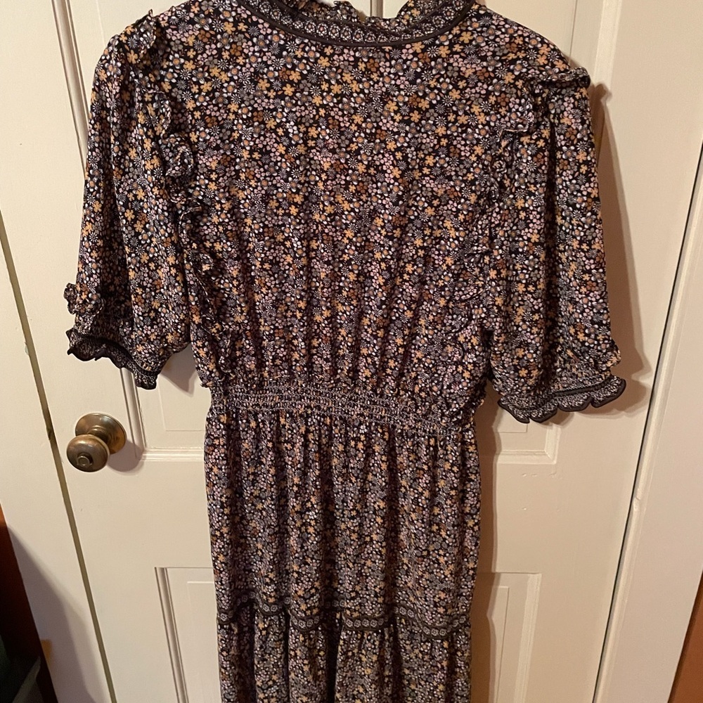 Max Studio Floral Long Sleeve Dress - Black and White - Picture 4 of 5
